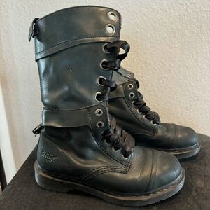 Dr Martens Women's Triumph 1914 Fold Over Boots Size 7 Green Plaid Lining